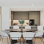 Spacious 6Th-Floor Gem: Modernity Meets Comfort