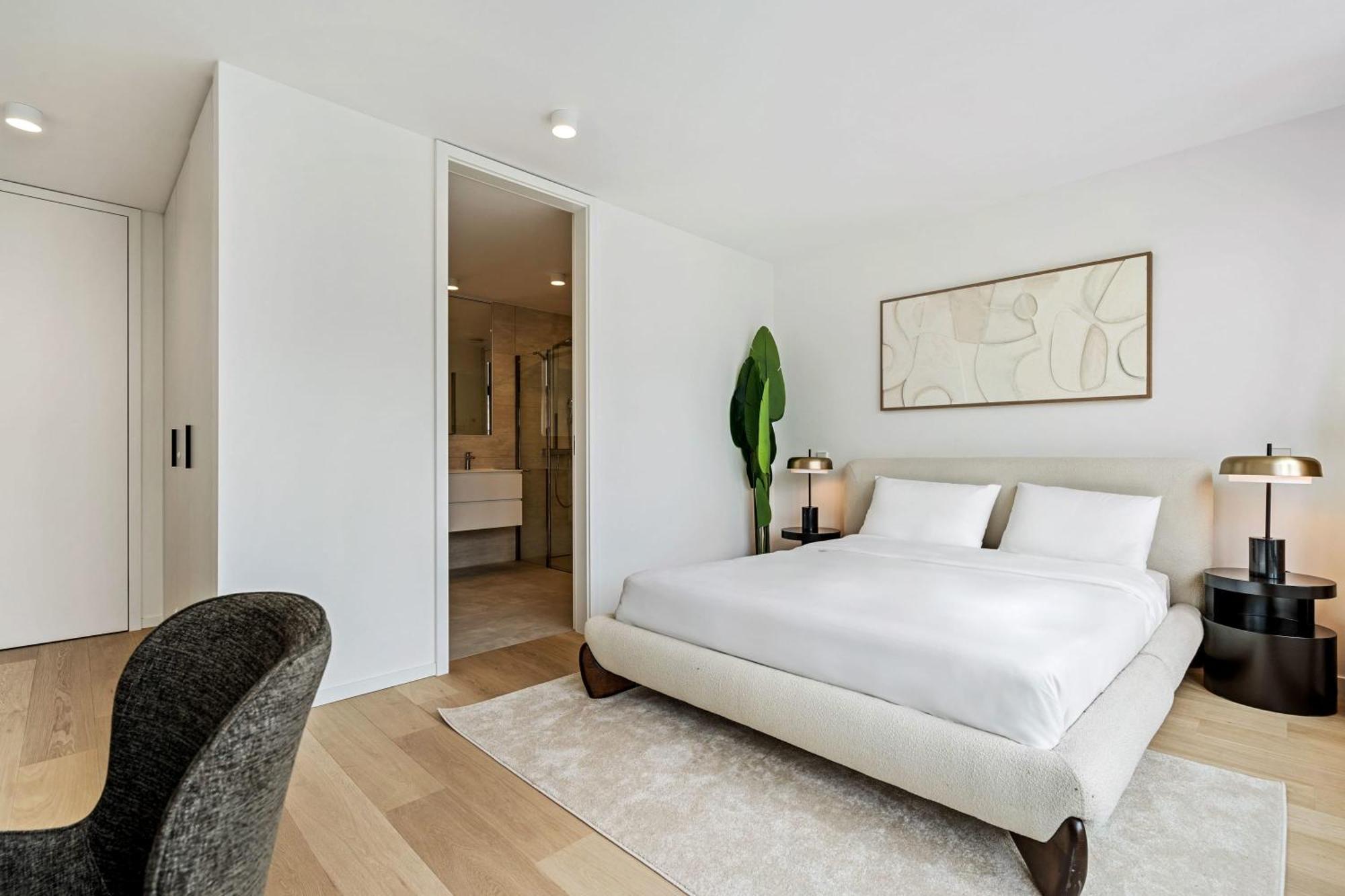 Spacious 6th-floor Gem: Modernity Meets Comfort *