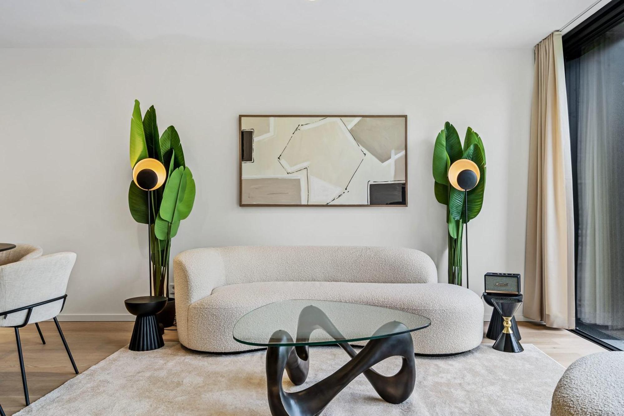 Spacious 6th-floor Gem: Modernity Meets Comfort Appartement *