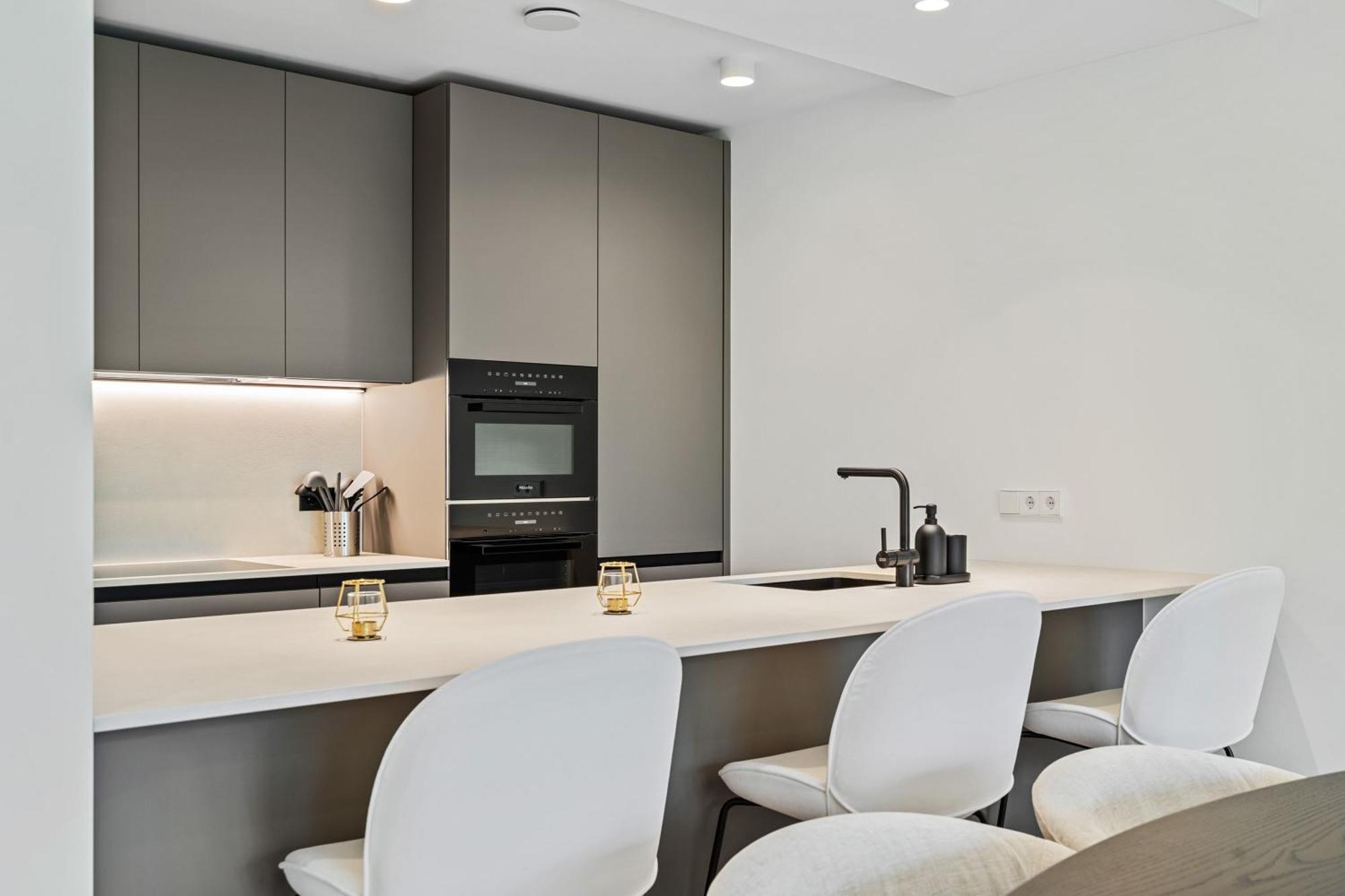 Spacious 6th-floor Gem: Modernity Meets Comfort * Luxembourg