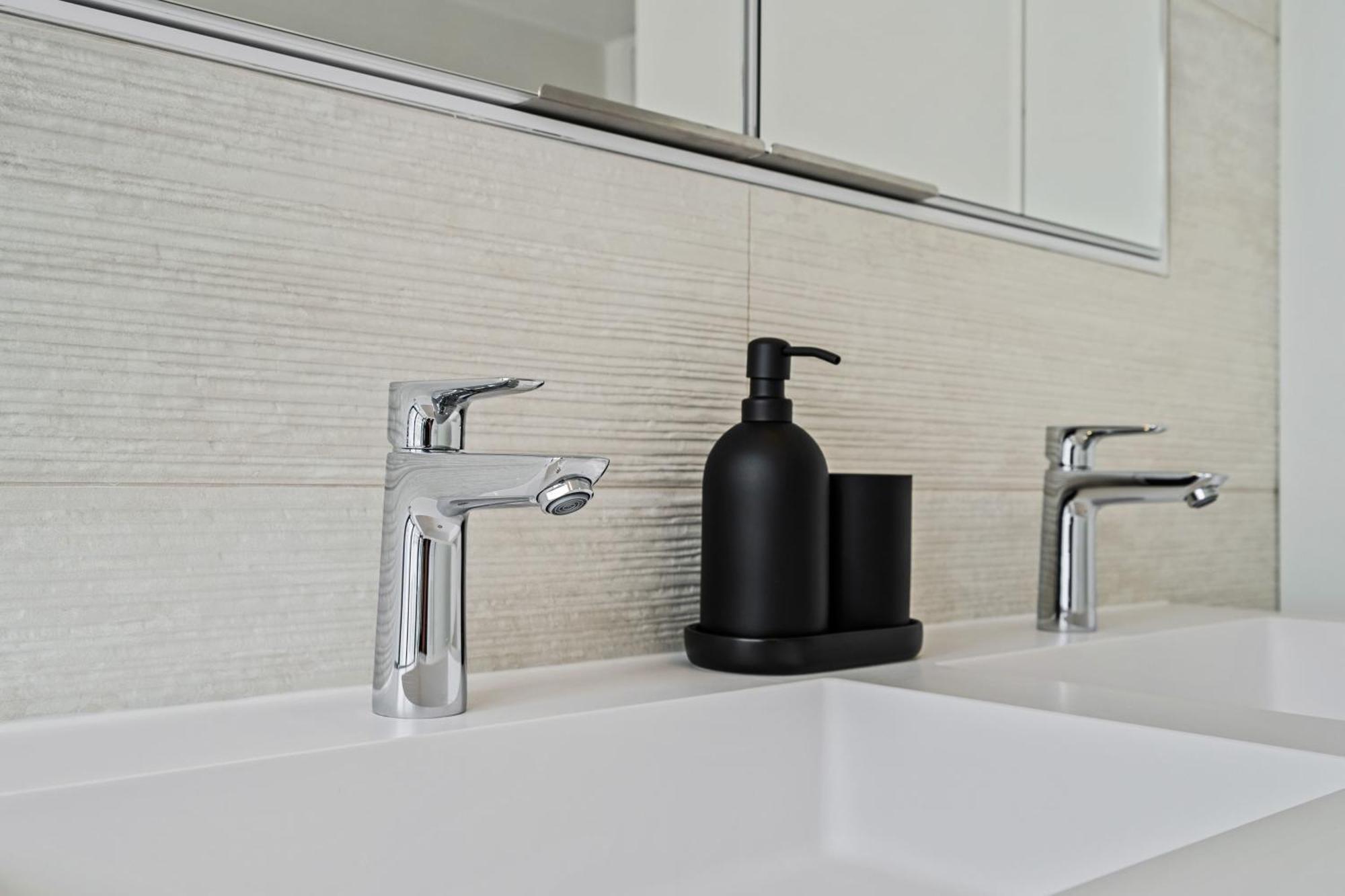 Appartement Spacious 6th-floor Gem: Modernity Meets Comfort