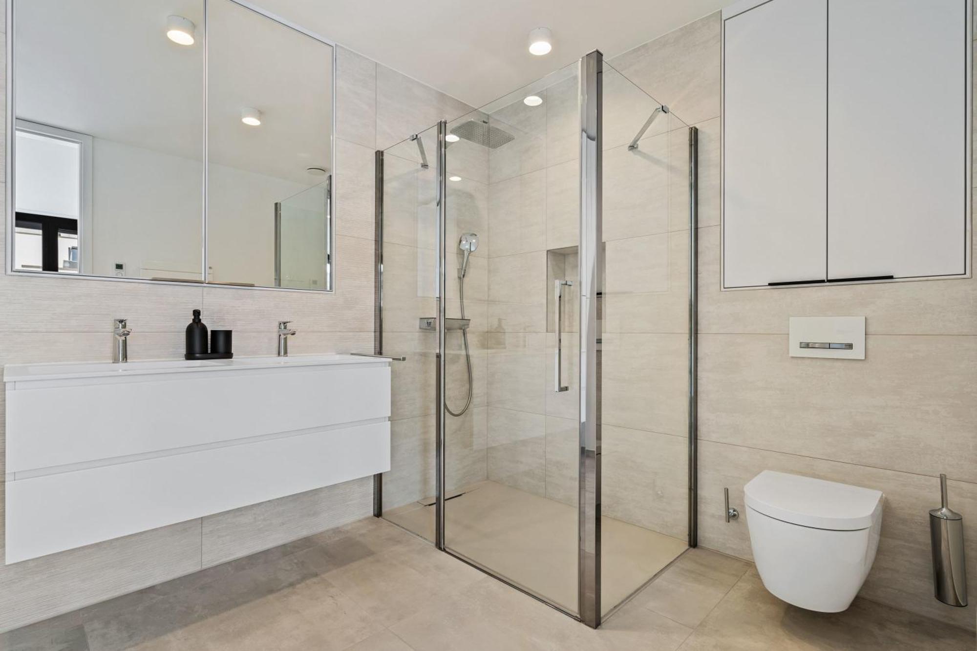 Spacious 6th-floor Gem: Modernity Meets Comfort Appartement *