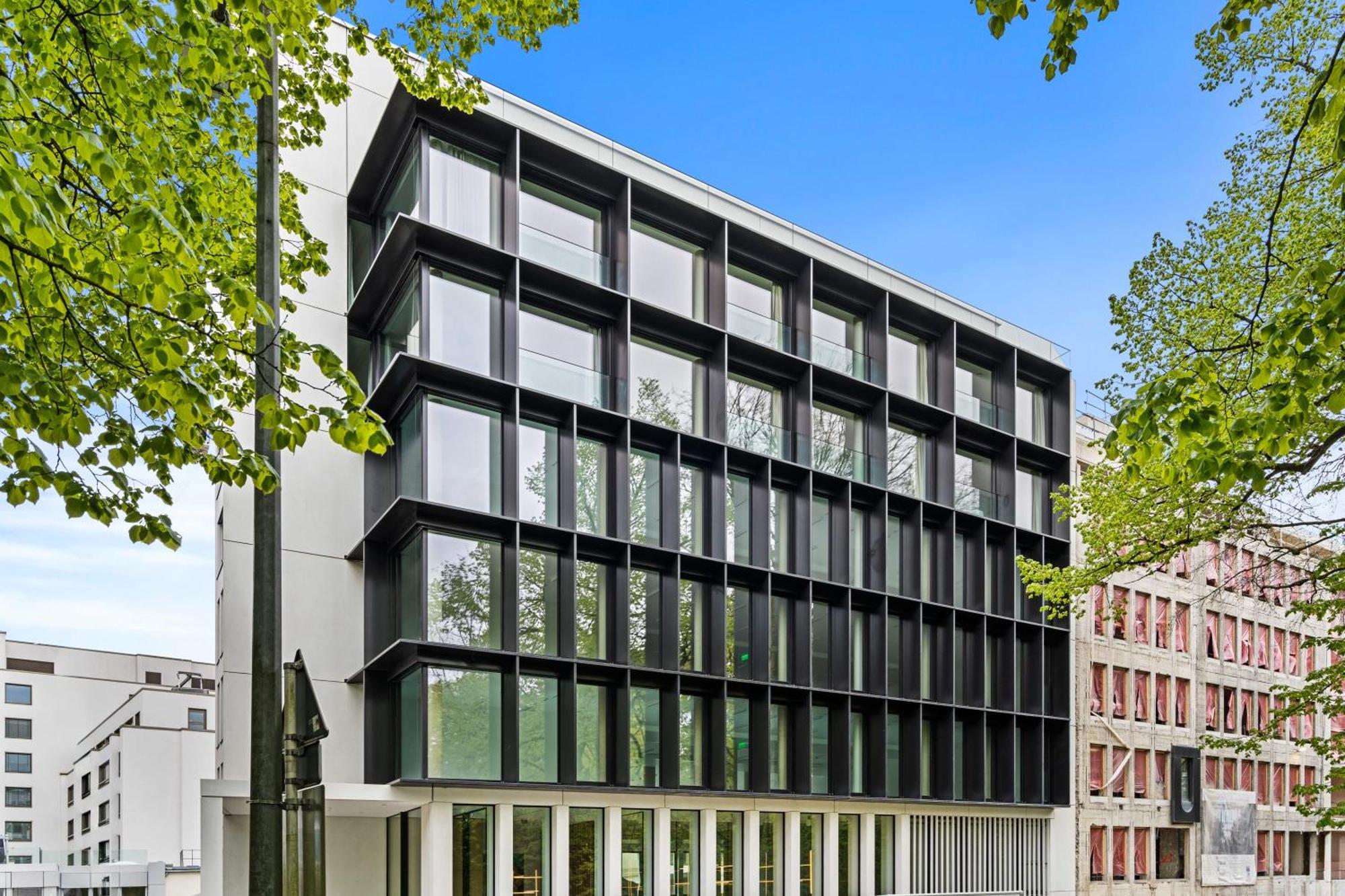 Spacious 6th-floor Gem: Modernity Meets Comfort
